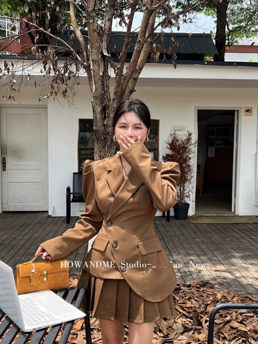 2026秋新款职场通勤上班OL泡泡袖斜扣西服高腰百褶裙套装气质女