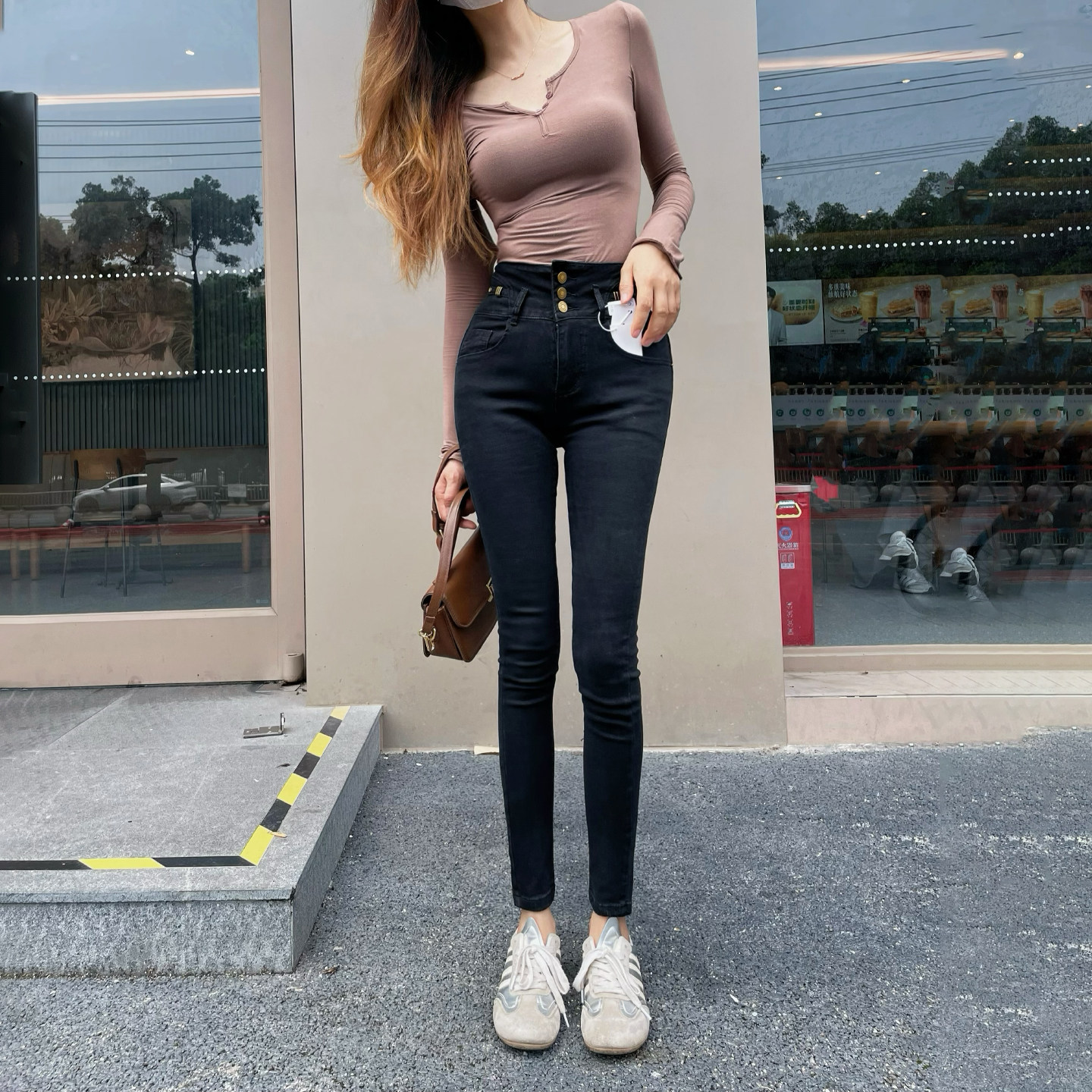 秋季排扣高腰显瘦紧身牛仔小脚裤