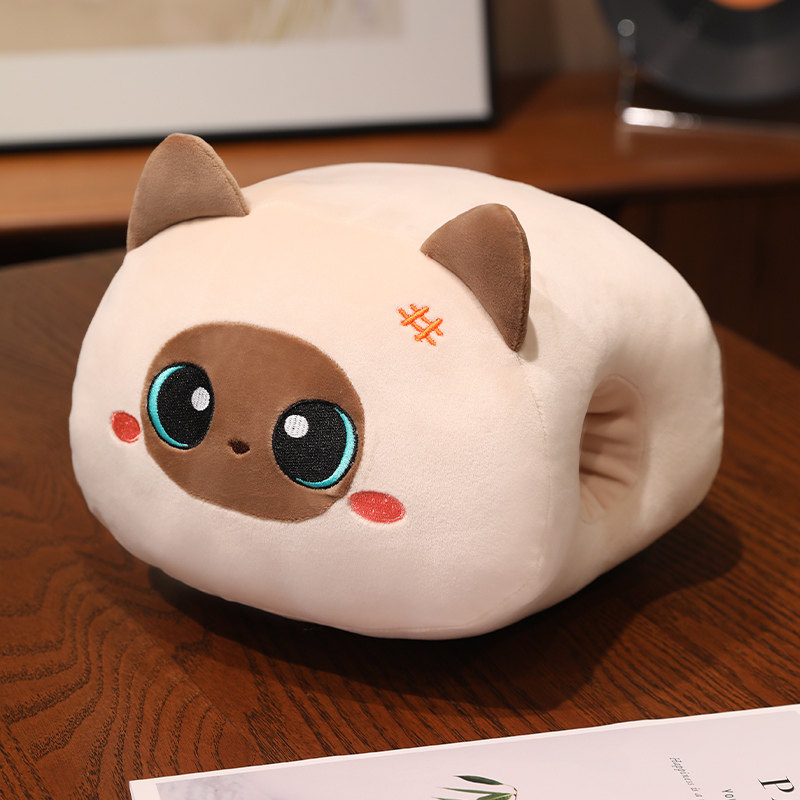 冬季猫咪小猪动物手捂毛绒抱枕暖手靠垫办公室午睡枕学生宿舍趴枕