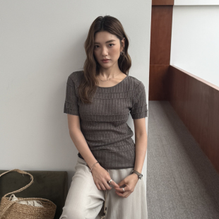 ESTHETICS QIXI柒熹-感短袖百搭针织衫(不含下装+项链+腰带)51106