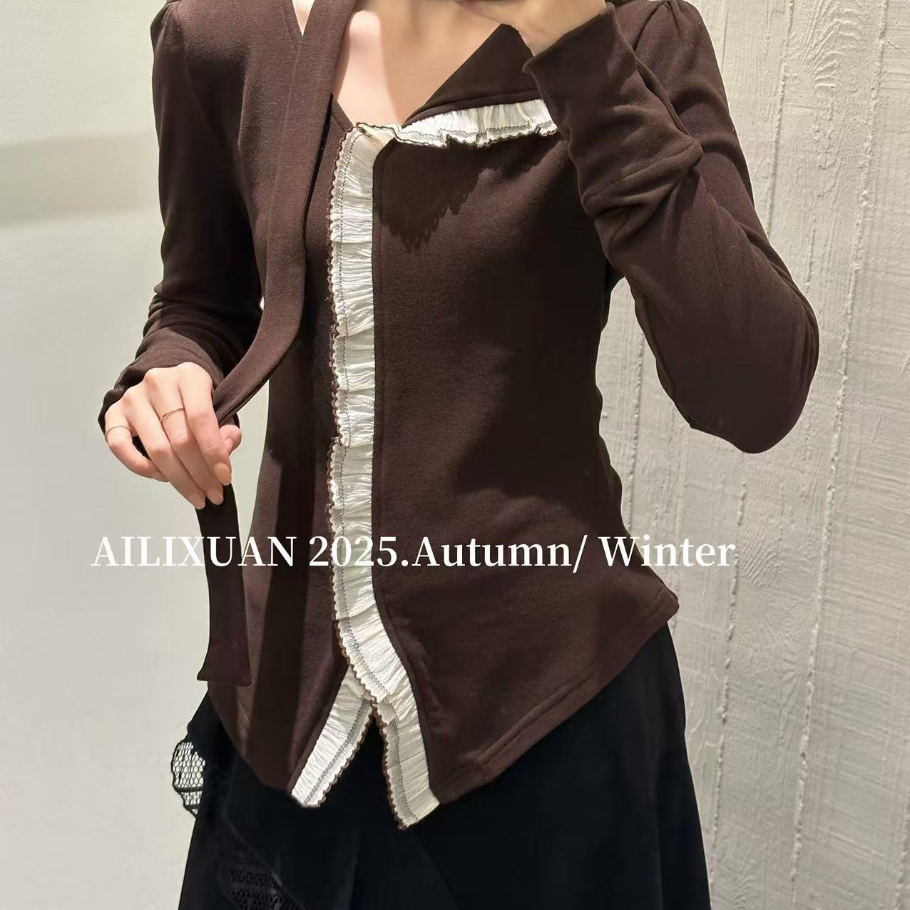 AILIXUAN-气质花边拼接打底小衫(配领带)DS1348