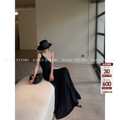 HanLu studio品牌解构不规则双色拼假两件简约大气黑色苎麻连衣裙