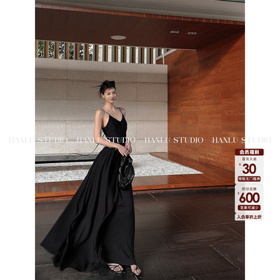 HANLU STUDIO品牌26ss原创高ji感镂空蕾丝吊带小黑裙拖尾礼服长裙
