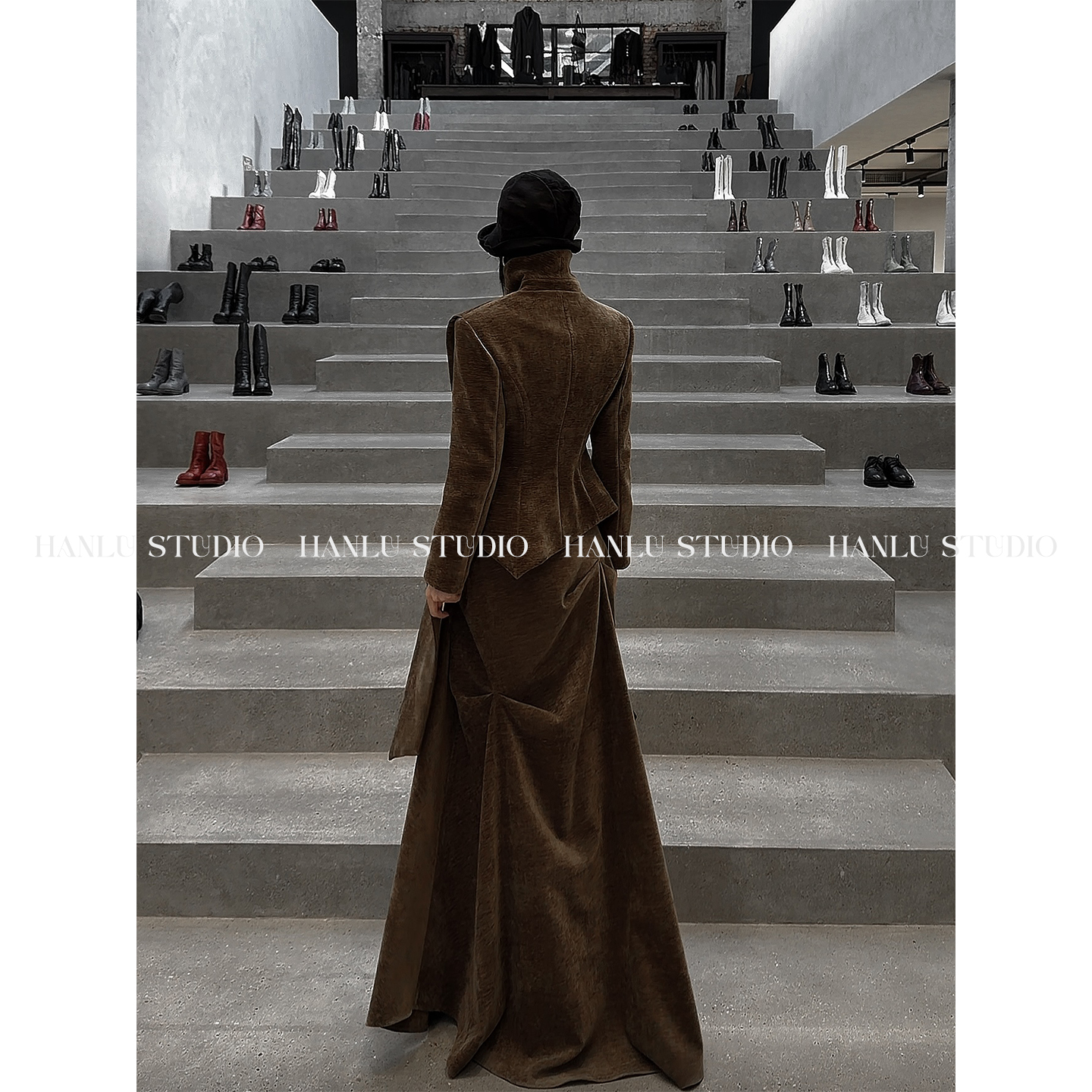 HanLu studio品牌原创不规则流动线条解构设计斜边丝绒半身裙冬