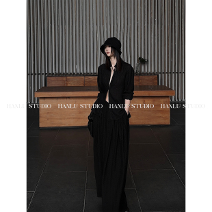 HANLU STUDIO品牌ss26暗黑系列多片造型亮丝亚麻宽松解构收腰衬衫