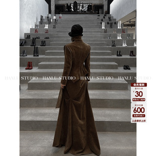 HanLu studio品牌原创不规则流动线条解构设计斜边丝绒半身裙冬