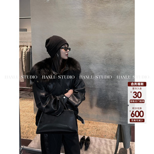 HanLu studio小众精裁阔型拉链黑色皮夹克外套狐狸毛领可拆卸冬