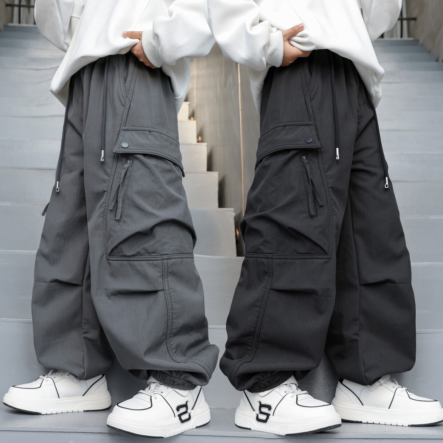 男童工装裤春秋新款2026儿童宽松裤子春季大童男孩痞帅气休闲裤潮