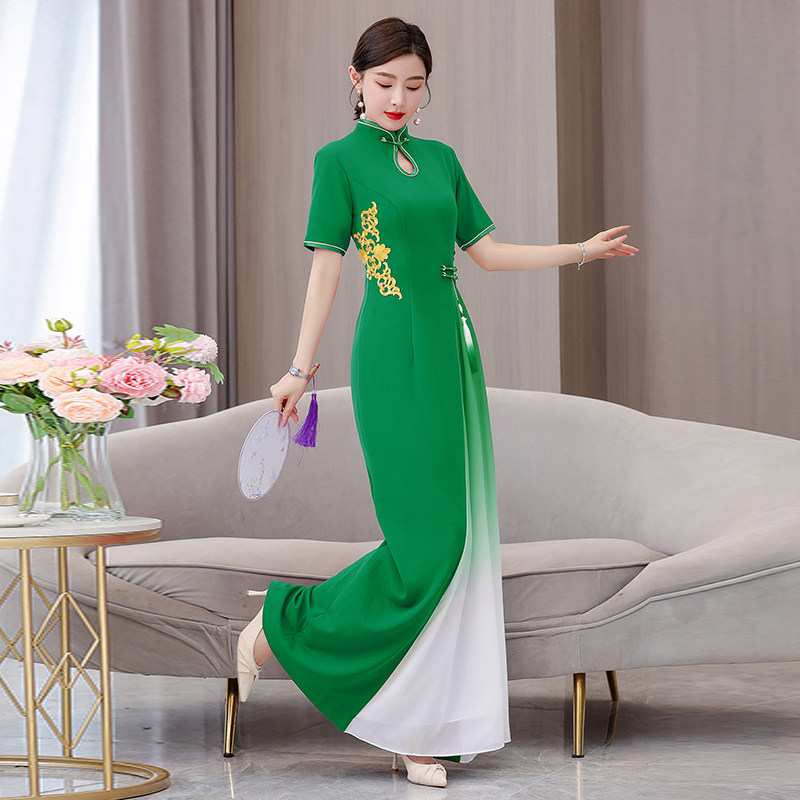 중국 스타일 CHEONGSAM CATWALK 무대 공연 의류 2023 새로운 어머니 의류 하이 엔드 복고풍 수 놓은 드레스