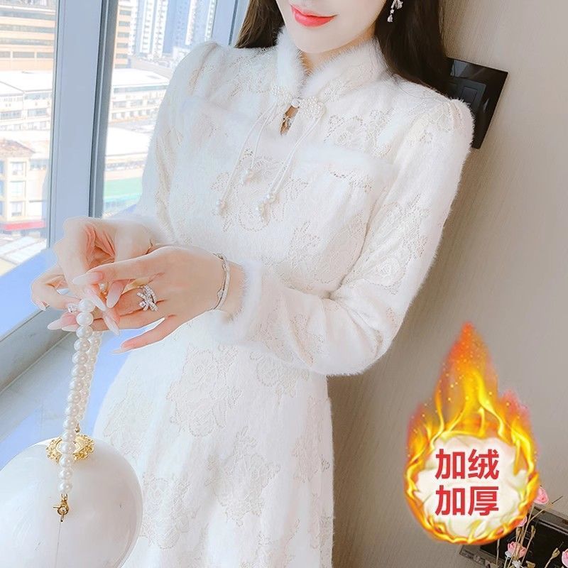 蕾丝加绒连衣裙子女秋冬装2025年新款高级感气质收腰显瘦打底仙女