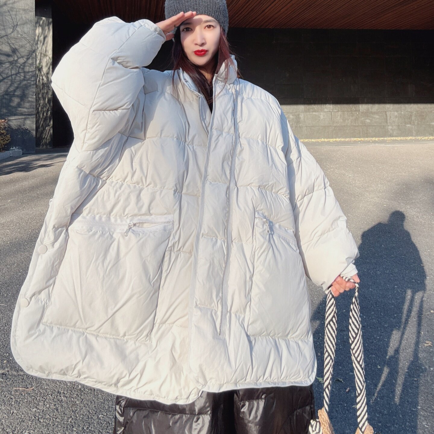 羽绒服女2026新款今年流行爆款肥大宽松慵懒风加厚白鸭绒外套