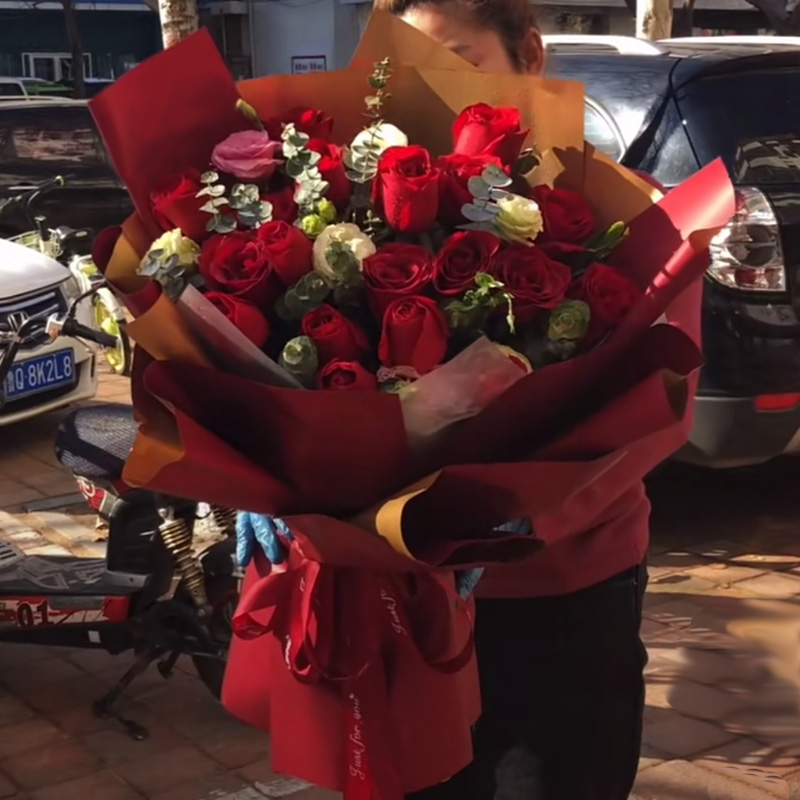 生日祝福花束19朵红玫瑰长春鲜花同城速递配送实体鲜花店
