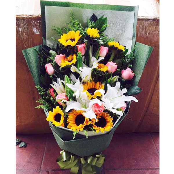 9朵向日葵9朵百合10朵粉玫瑰鲜花花束 长春鲜花店 看病人 老师