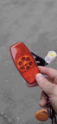 【正品包邮】上汽红岩新金刚原厂配件新金刚叶子板灯LED翼子板灯