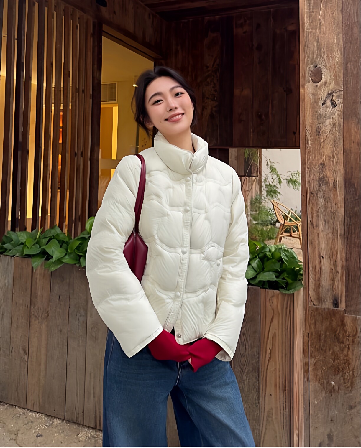 欧洲站2025冬季新款时尚百搭立领长袖羽绒服女修身显瘦保暖外套