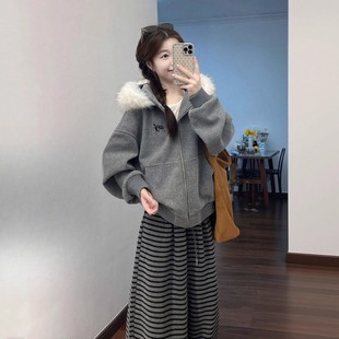 巨好看的冬装一整套女韩系穿搭慵懒风毛领卫衣外套条纹阔腿裤套装