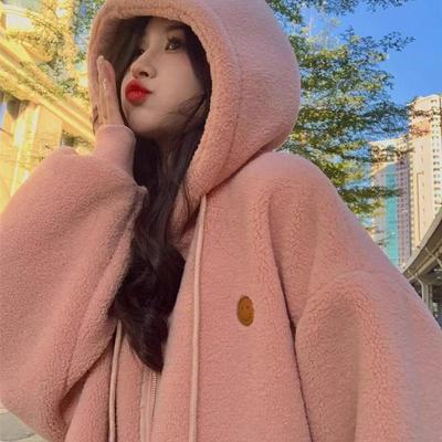 粉色羊羔毛绒刺绣拉链外套