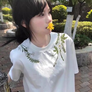 国潮牌花卉刺绣短袖T恤女2026新款夏季宽松设计感小众情侣装上衣