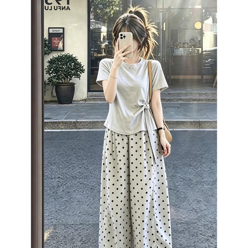夏季韩系减龄扭结短袖女款套装