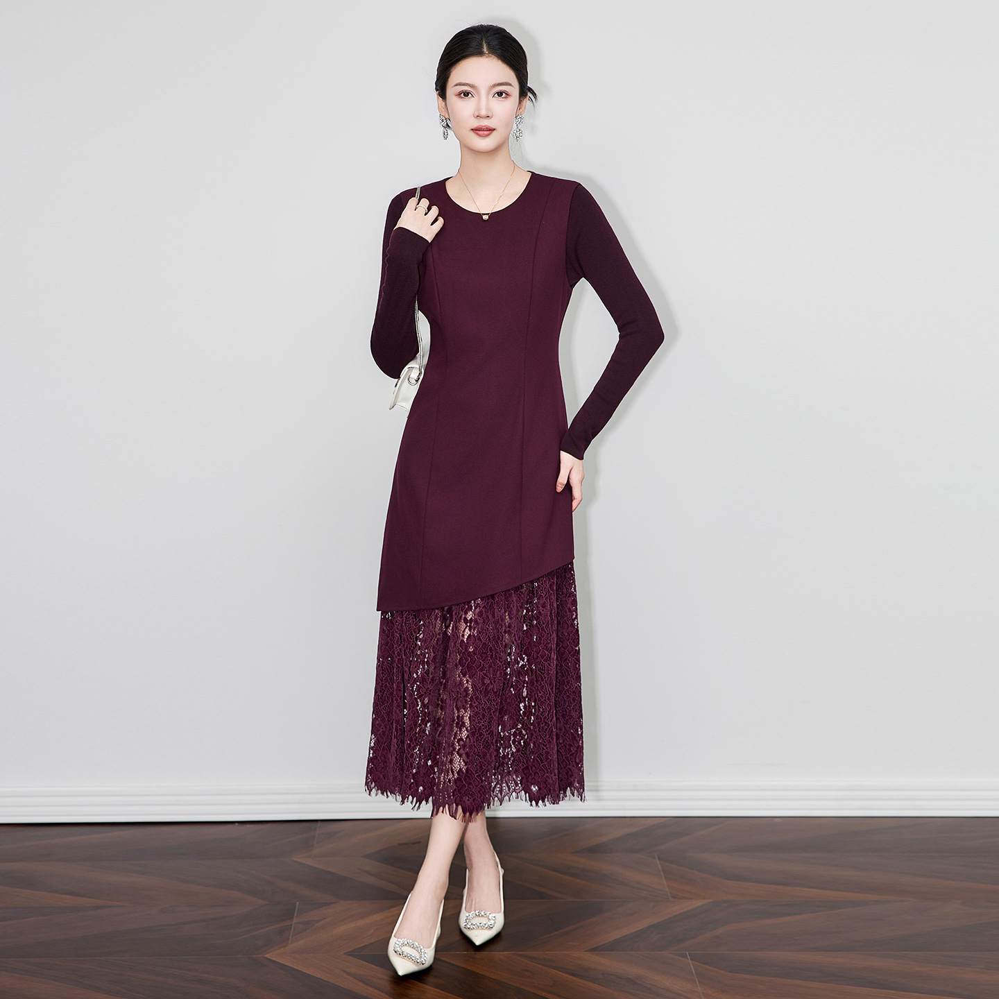 女人味无袖蕾丝拼接背心连衣裙