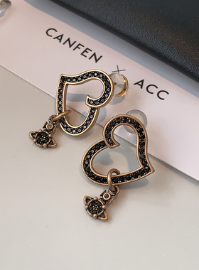 黑色满钻爱心耳钉2025新款爆款高级感西太后耳环土星耳坠朋克耳饰