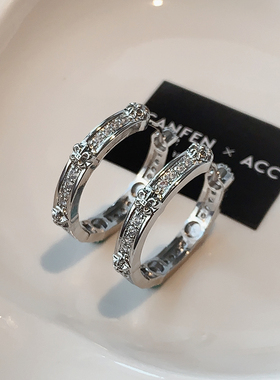 克家满钻十字架耳环2025新款爆款高级感耳扣女蝴蝶耳圈小香风耳饰