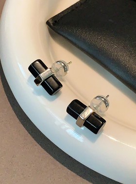 黑玛瑙耳钉2025新款爆款高级感黑色耳饰中性朋克风设计天然石耳环