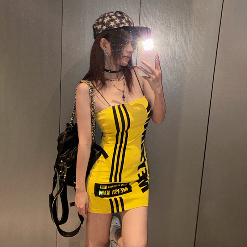 初代美希MEYSIKIM带胸垫连衣裙女2026夏季流行单品裙子高弹吊带裙