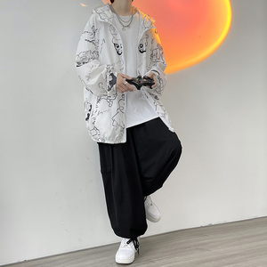 卡通蜡笔小新情侣款外套男女秋季中性风夹克风衣模特5J图片