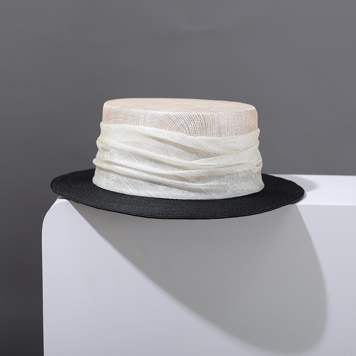 2026 华巧金银线菲律宾麻纱拼接PP草帽平顶平沿帽子休闲时尚百搭