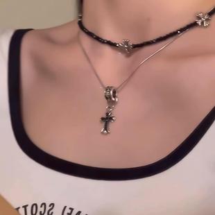 辣妹十字花架叠戴项链女高级设计感小众锁骨链黑色颈链choker新款