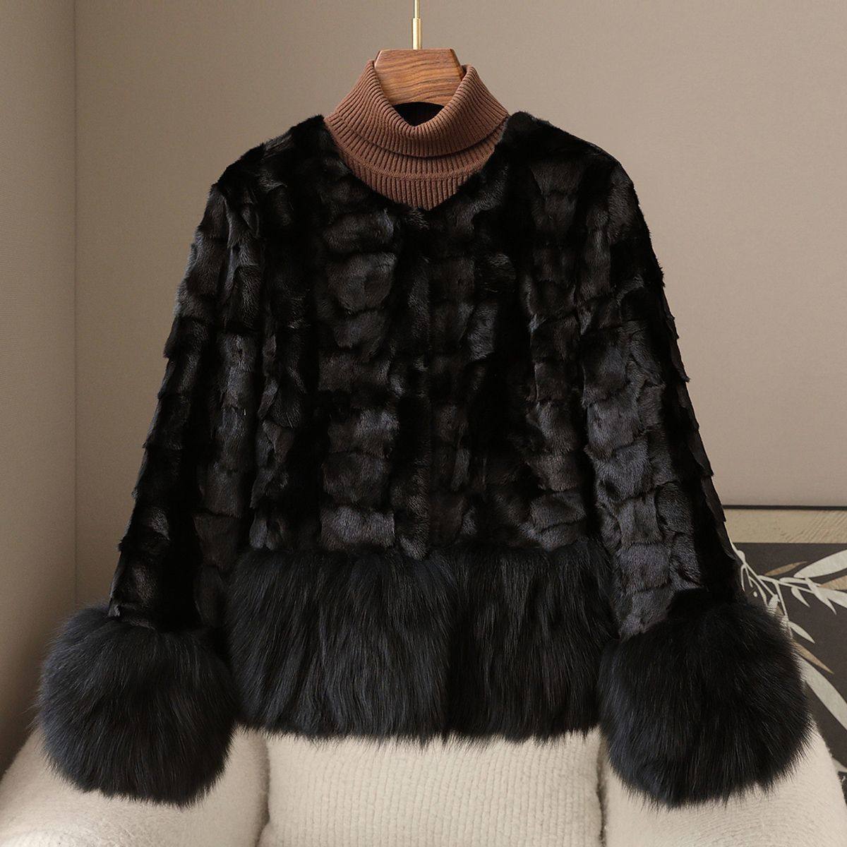 海宁新款女式拼貂狐狸毛外套2025年冬季圆领水貂皮草上衣皮毛一体