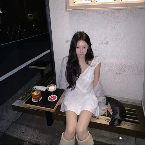 好看～韩国设计师镂空花边收腰连衣裙韩系女装甜美风v领背心裙