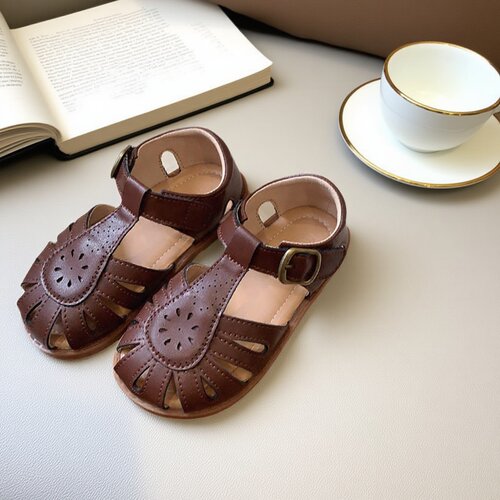 真皮女童凉鞋包头复古镂空罗马鞋