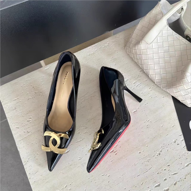 尖头高跟鞋女2025秋季新款细跟浅口金属装饰漆皮时尚百搭职业单鞋