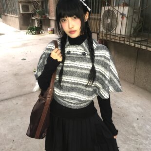 条纹撞色外搭上衣 翻领披肩大摆袖 silvernorthlake银湖 费尔岛短款