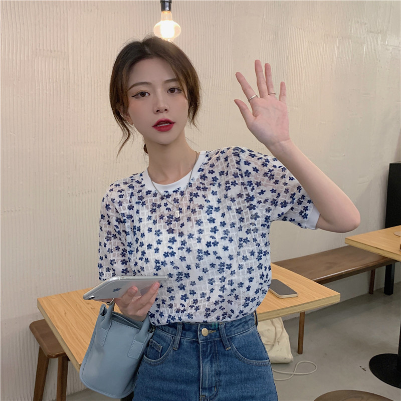 Real price real shot 2021 summer new Korean style broken flower round neck versatile micro transparent hollow out printing shirt