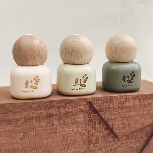 迷你香薰瓶香氛散香器家居扩香器