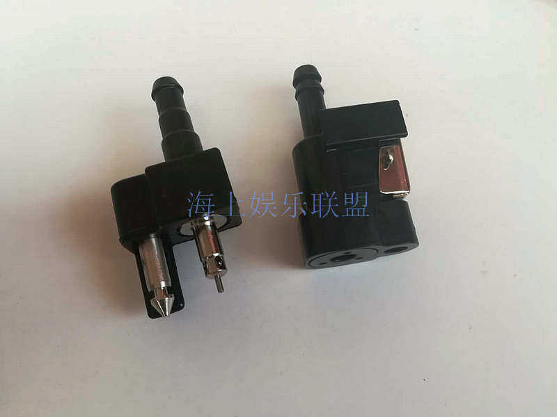 铃木4冲程船外机/机头部位油管接头外置油箱油管接口图片