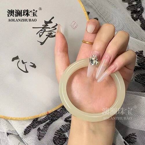 阿富汗玉石青白色清水宽胎 蜂蜜水显白有气质女神款 天然玉石现货