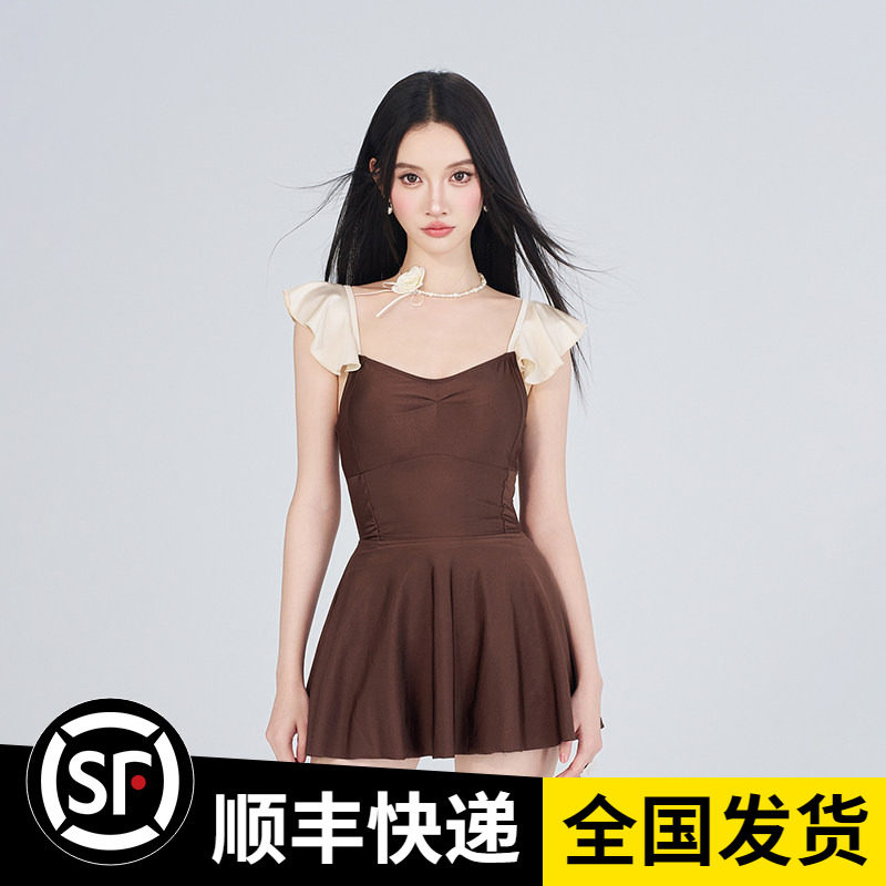 海边性感泳衣女士高级感2026新款成人绝美微胖遮肉保守纯欲泡温泉