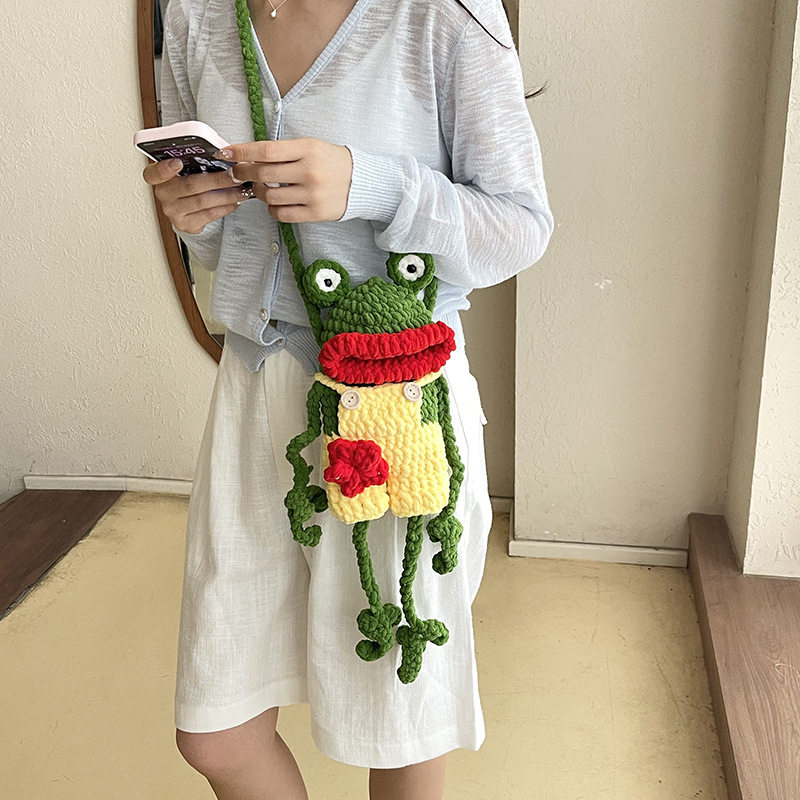 2024新款儿童包包配饰女包可爱玩偶编织包公主女童斜挎零钱手机包
