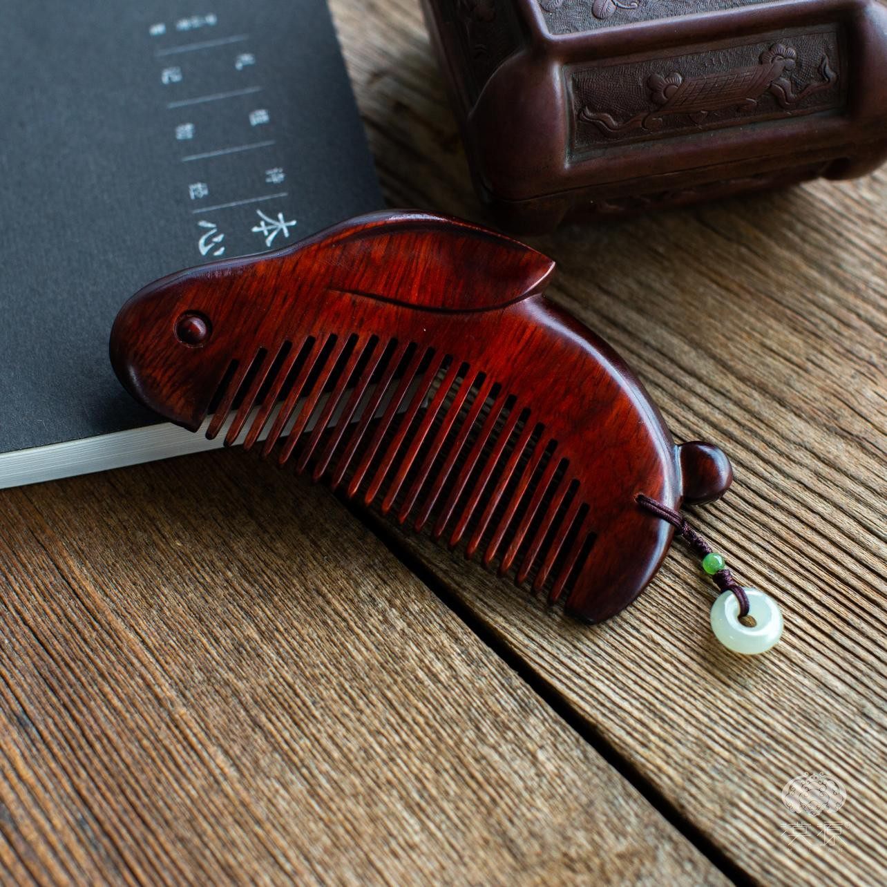 紫檀木木梳梳子可爱兔子七夕礼物送女友礼盒女士刻字