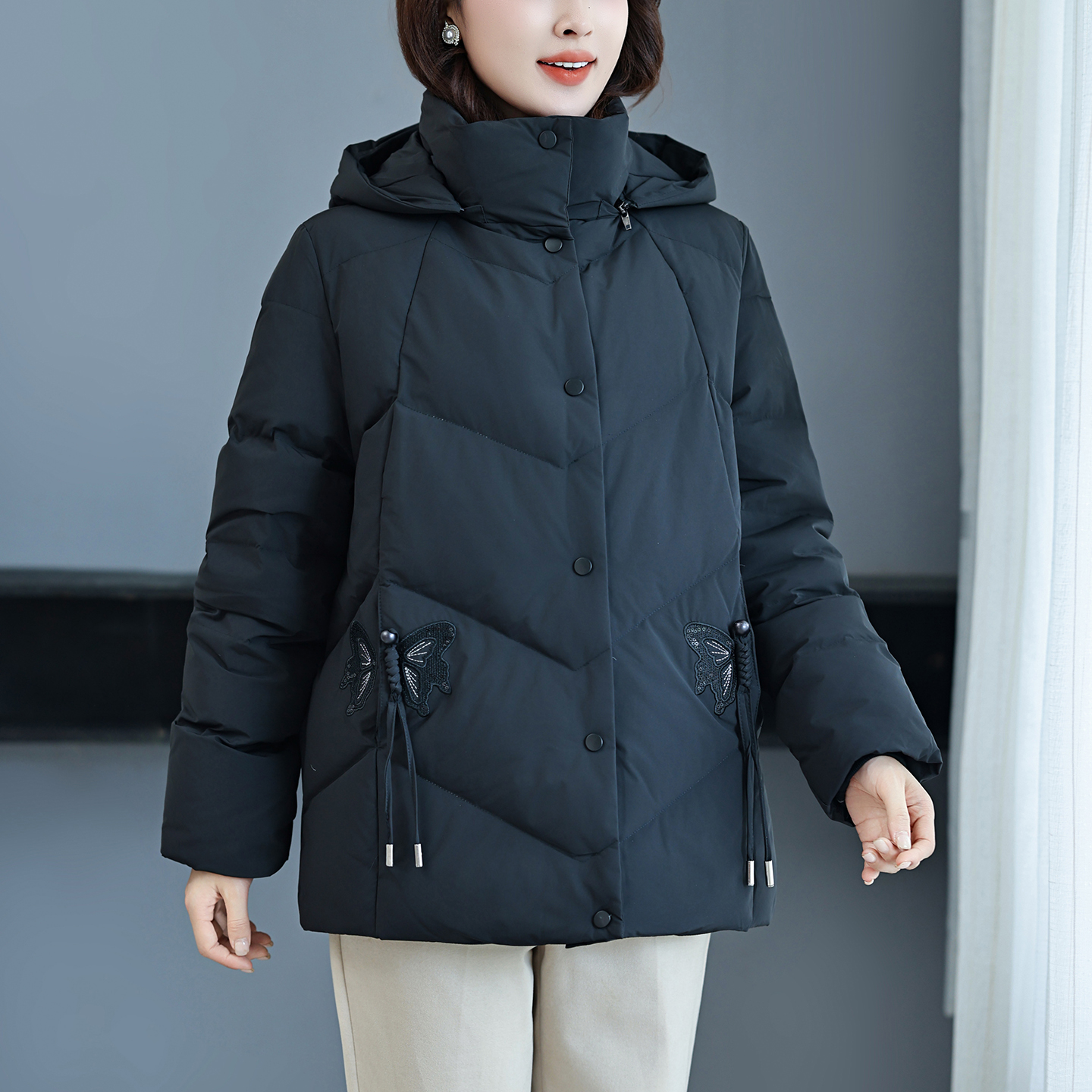 冬季妈妈加肥大码显瘦羽绒服外套