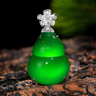 VISING珠宝天然绿玉髓马料葫芦吊坠锁骨链项链国风新中式