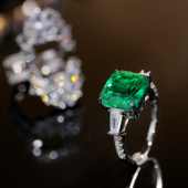 祖母绿4.4ct左右哥伦比亚木佐绿戒指两戴款 VISING AGL国际证书