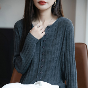 极简坑条羊毛针织假开衫女长袖纽扣毛衣外套宽松开叉洋气百搭上衣
