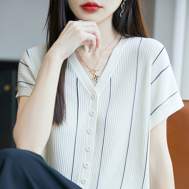 凉感垂顺天丝竖条纹显瘦针织短袖开衫女V领洋气飞飞袖气质上衣薄