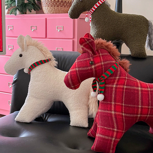 本命年红色小马抱枕沙发玩偶摆件新年开运装饰生肖马礼物汽车靠枕