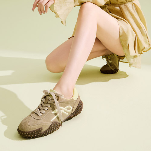fed燕麦奶昔休闲鞋春季新款女鞋厚底德训鞋通勤阿甘鞋女款ZCA303
